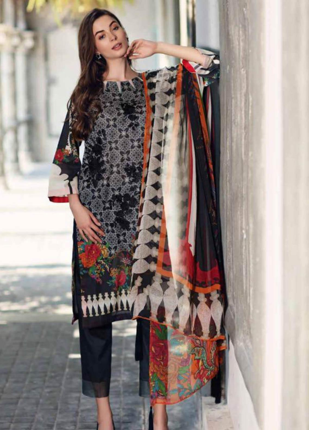 Zareen – Embroidered Lawn with Organza Dupatta